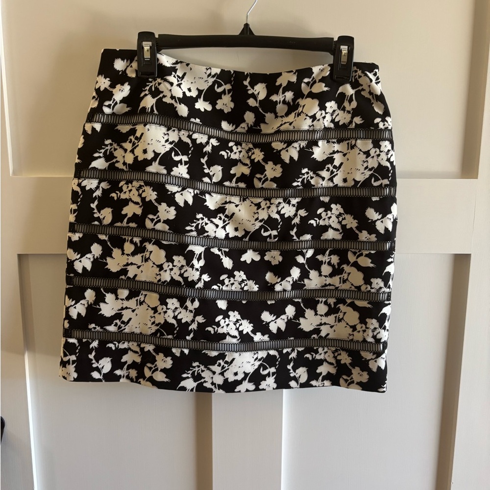White House Black Market Black and White Floral Skirt
